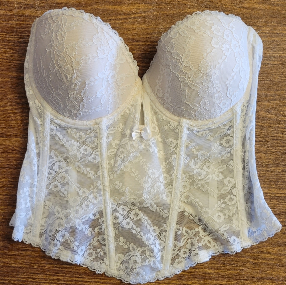 Like new strapless lace bustier 38C